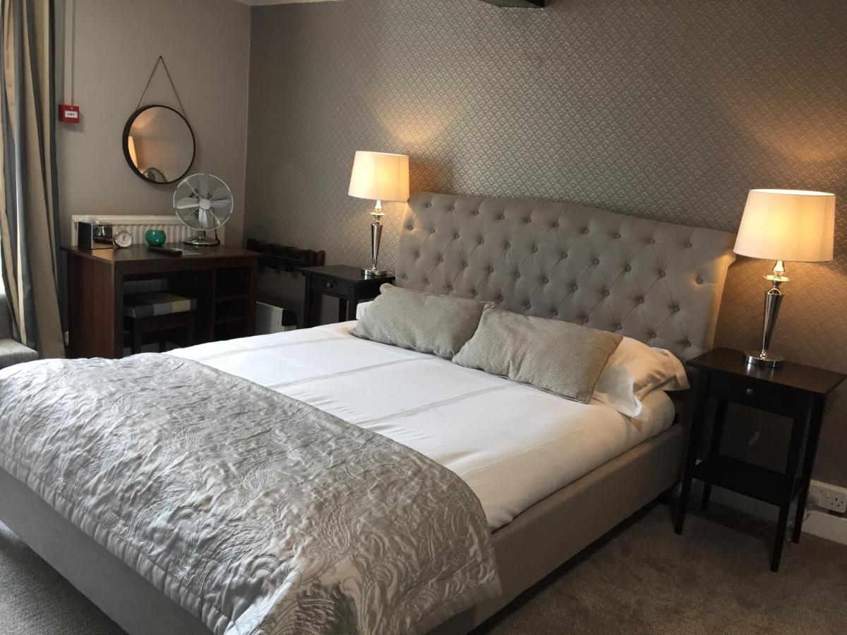Double or Twin Room with Private Bathroom